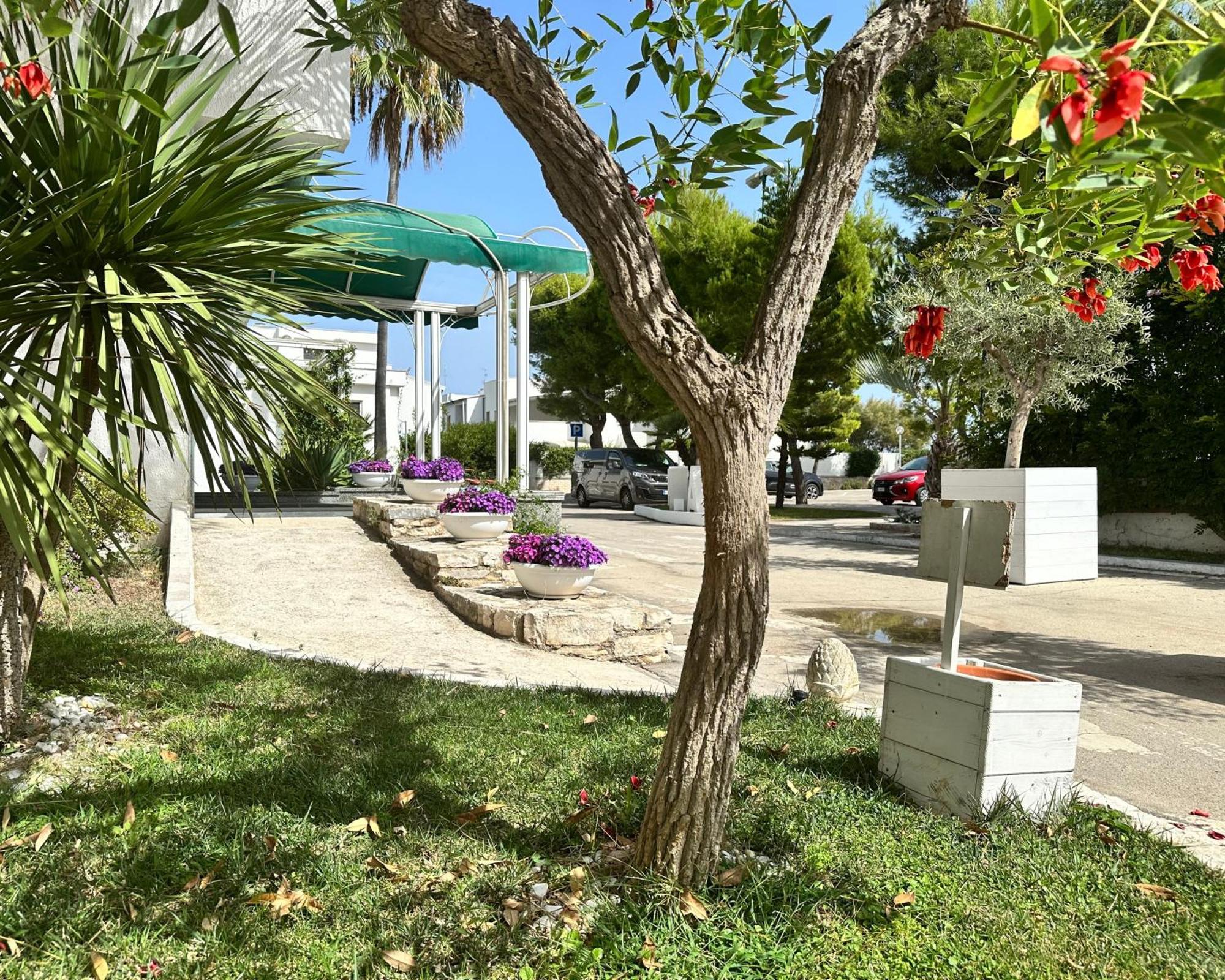 Hotel Riva Del Sole Giovinazzo Exterior foto