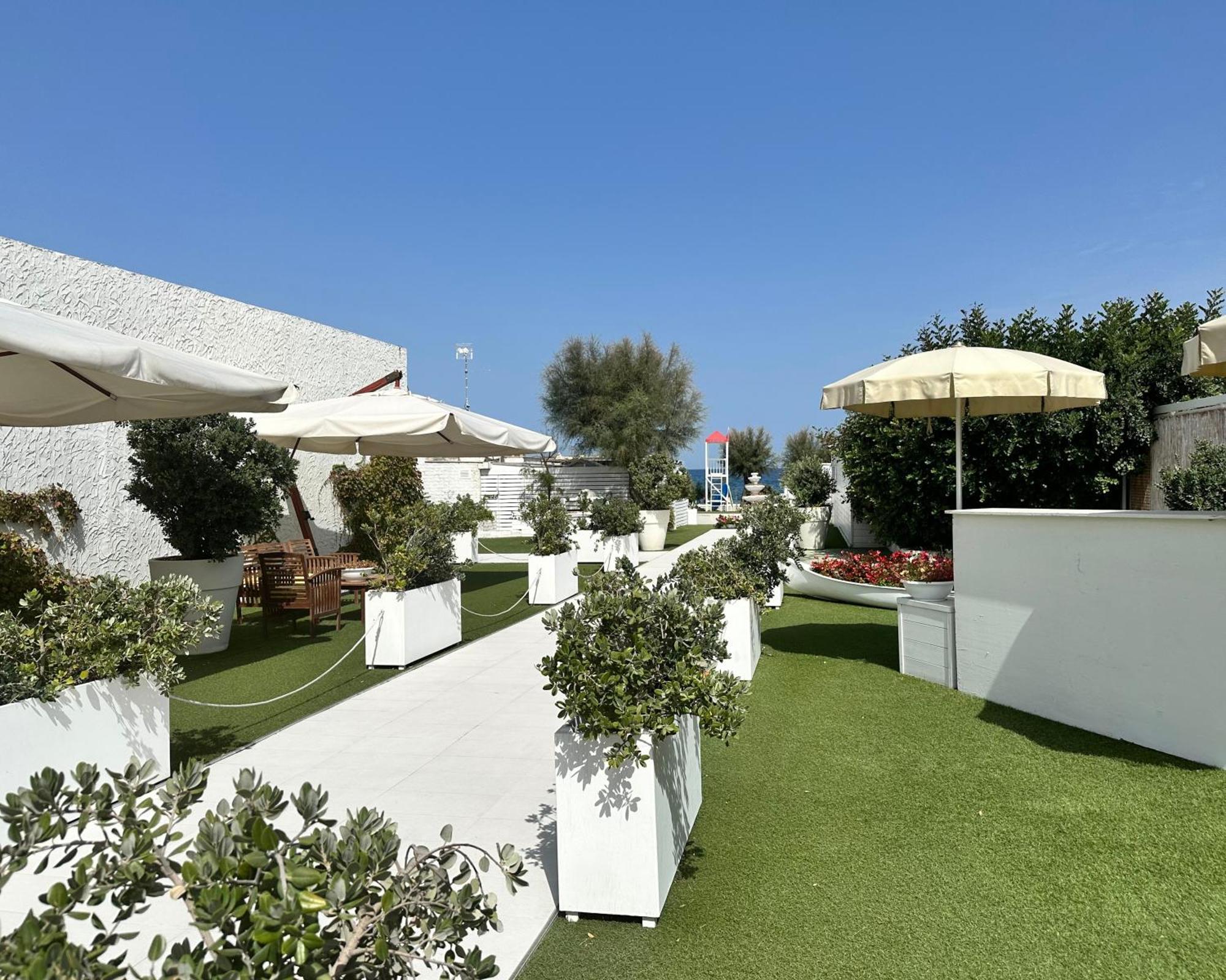 Hotel Riva Del Sole Giovinazzo Exterior foto